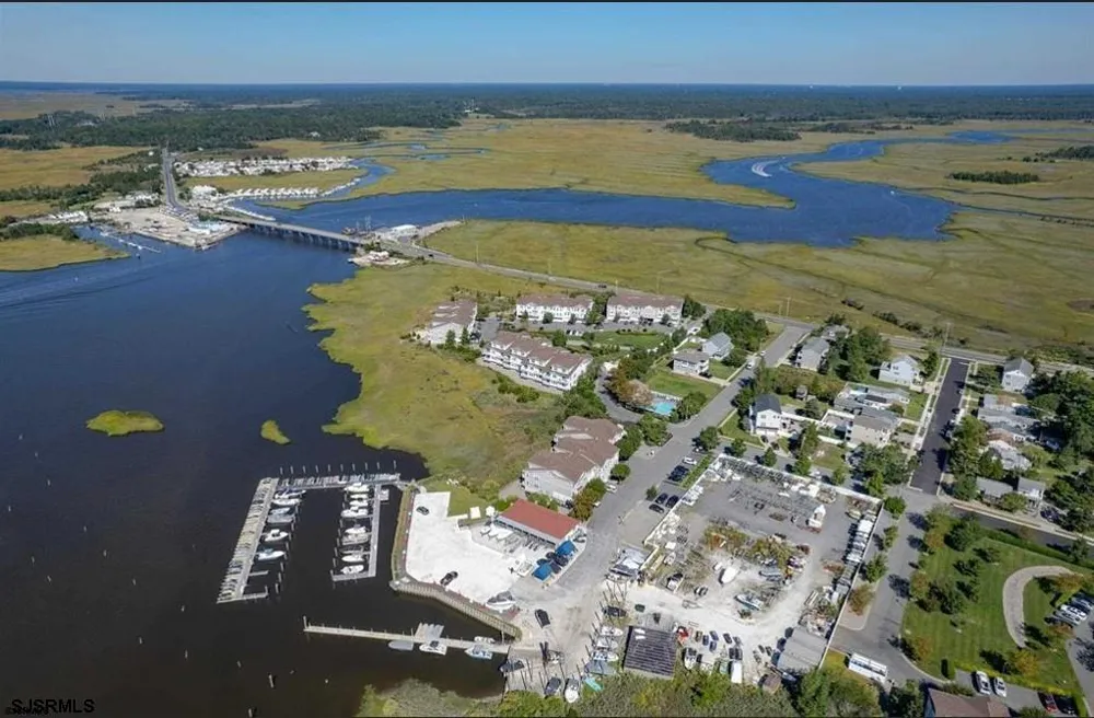 3 Bayside Dr Somers Point, NJ 08244