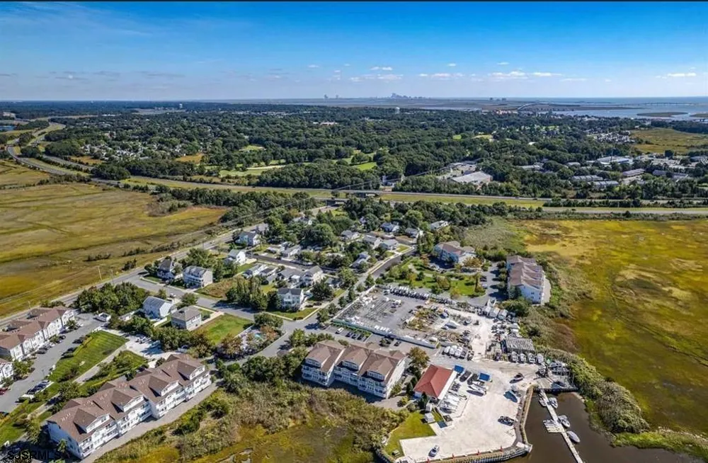 3 Bayside Dr Somers Point, NJ 08244