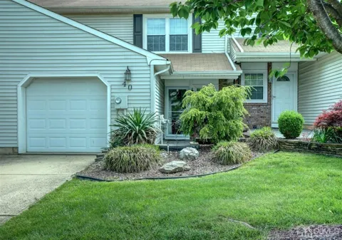 40 Staghorn Drive