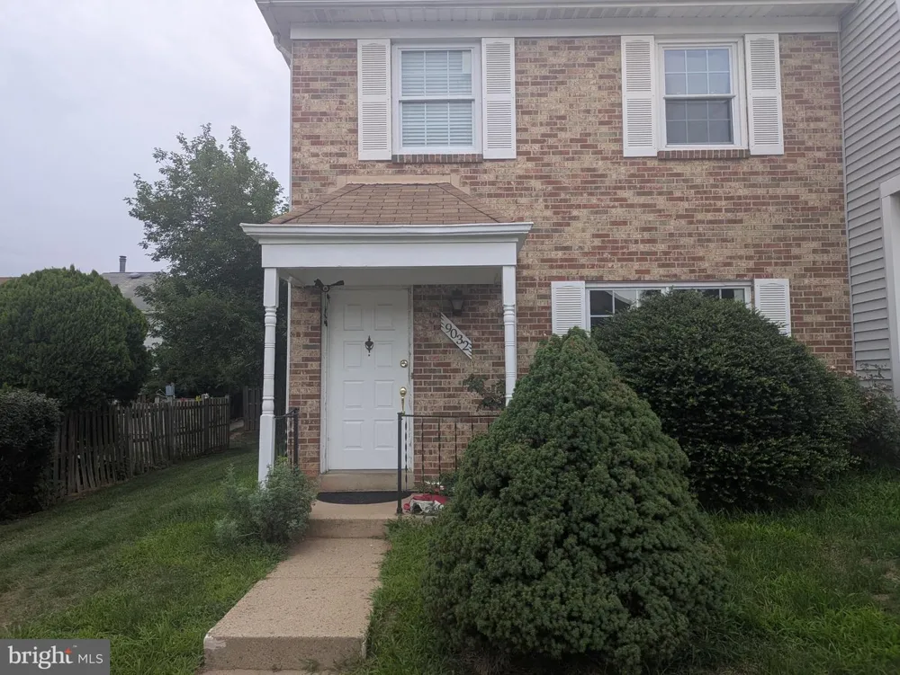 9032 WHISPERING PINE COURT Manassas, VA 20110