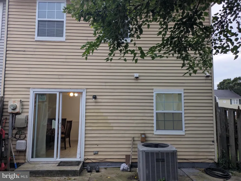 9032 WHISPERING PINE COURT Manassas, VA 20110