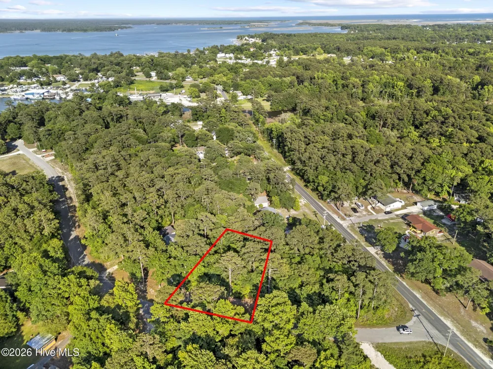 000 Holly Drive Sneads Ferry, NC 28460