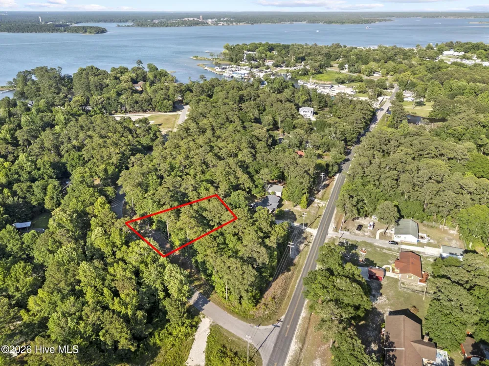 000 Holly Drive Sneads Ferry, NC 28460