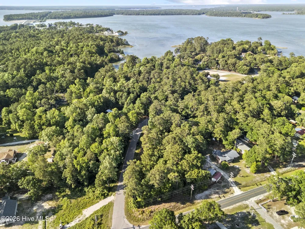 000 Holly Drive Sneads Ferry, NC 28460