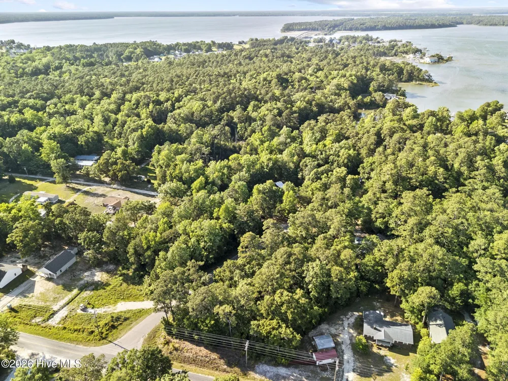 000 Holly Drive Sneads Ferry, NC 28460