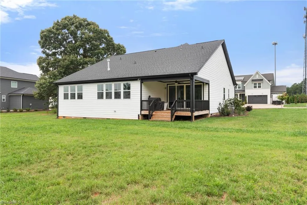6721 Honeycutt Reserve Drive Oak Ridge, NC 27310