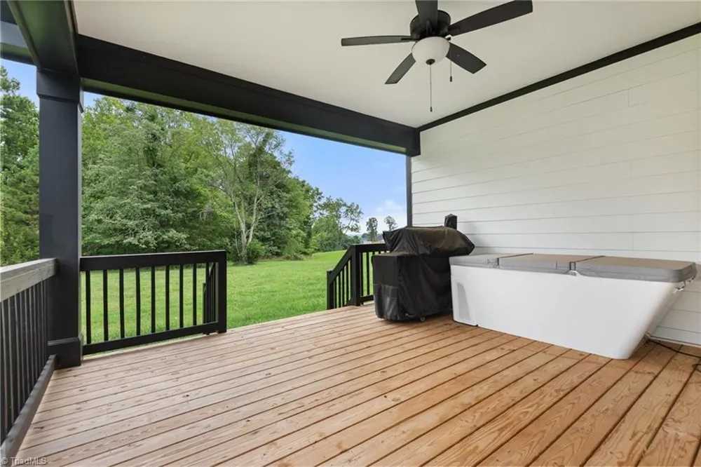 6721 Honeycutt Reserve Drive Oak Ridge, NC 27310