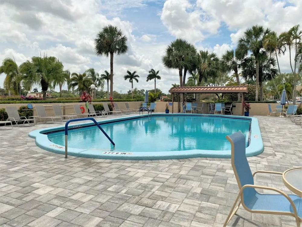 4254 D Este Court #304 Lake Worth, FL 33467