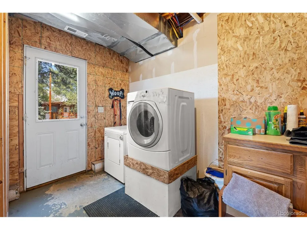 3943 CO Rd 403 Lake George, CO 80827