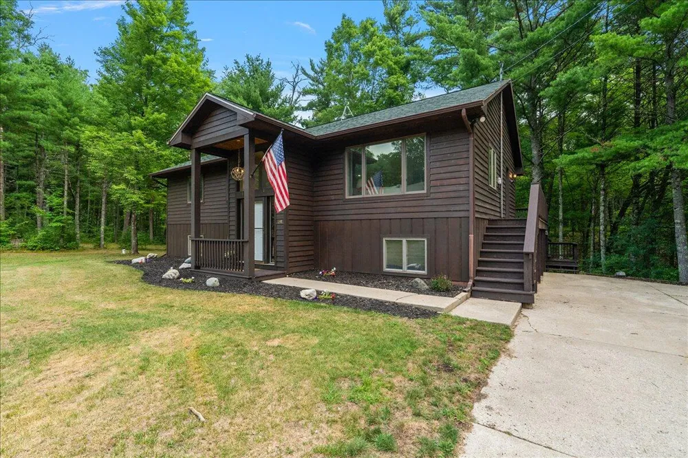 3729 S Walnut Avenue White Cloud, MI 49349