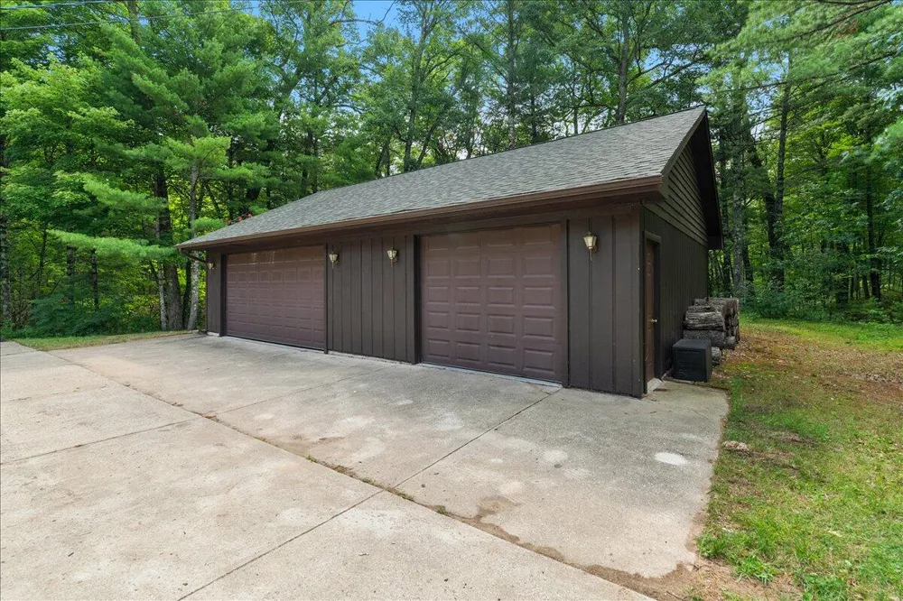 3729 S Walnut Avenue White Cloud, MI 49349