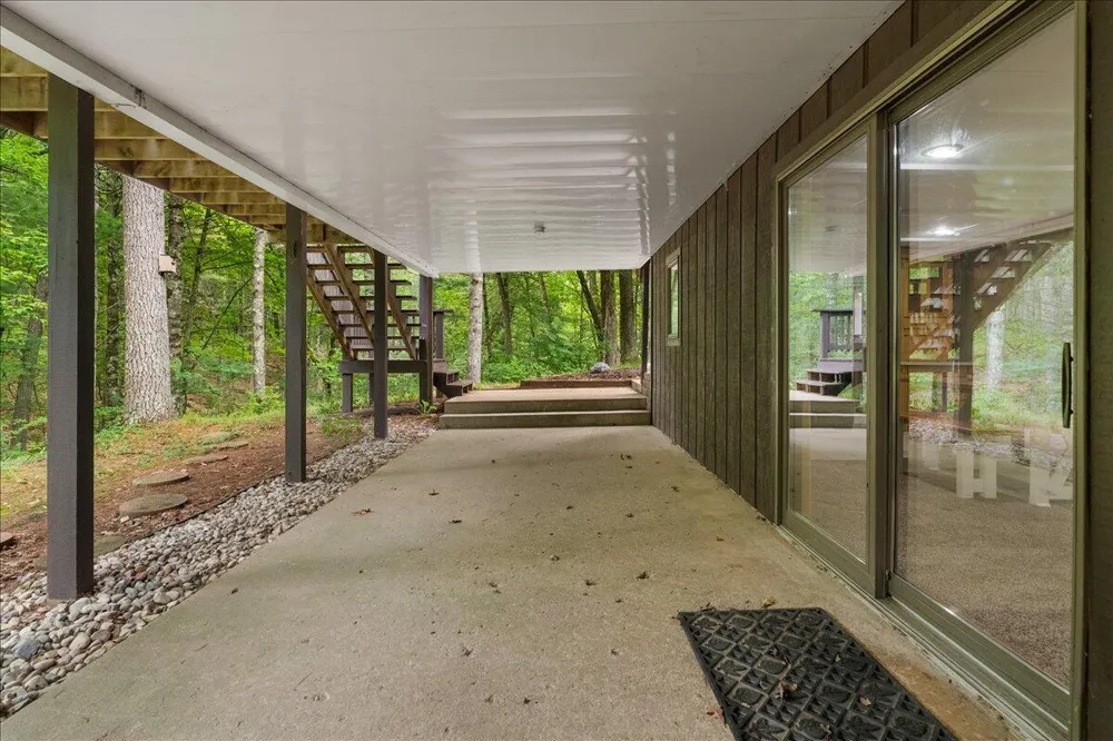 3729 S Walnut Avenue White Cloud, MI 49349
