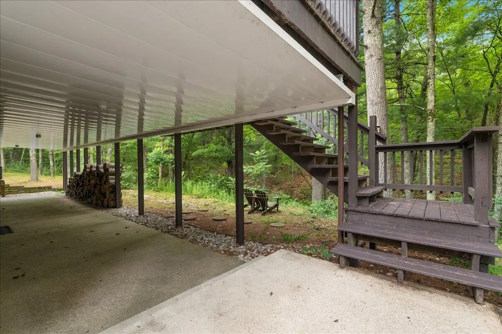 3729 S Walnut Avenue White Cloud, MI 49349