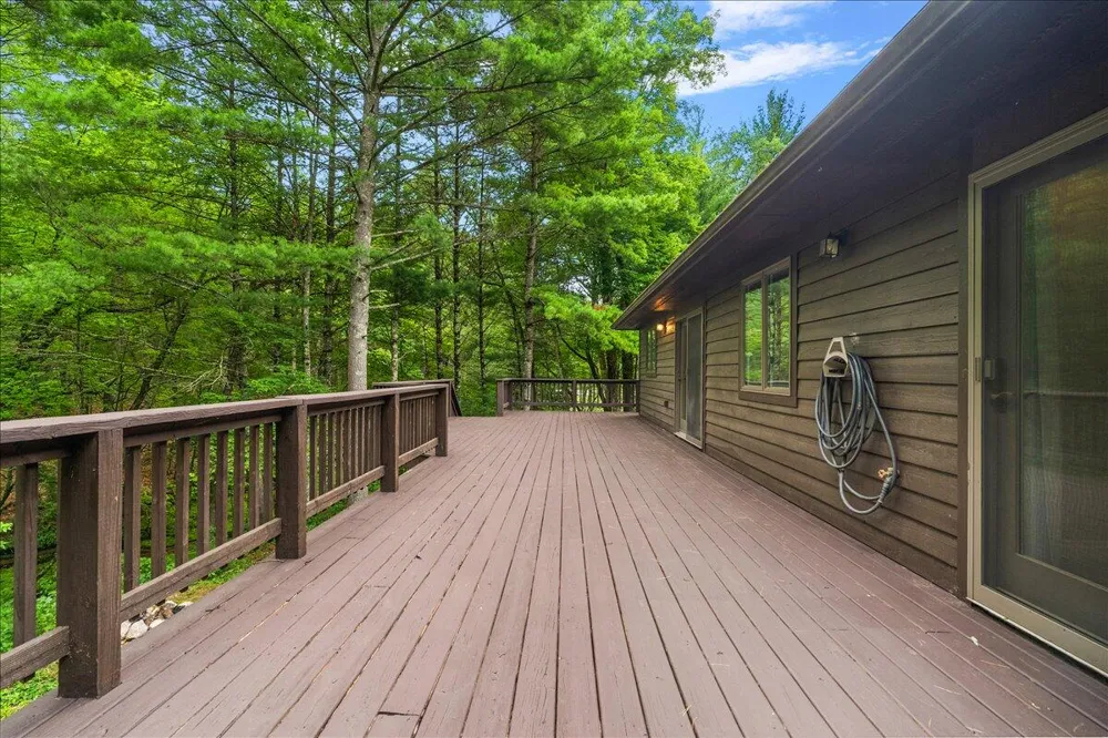 3729 S Walnut Avenue White Cloud, MI 49349