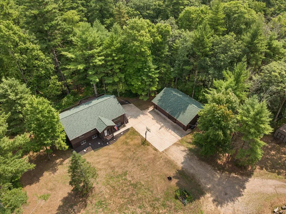 3729 S Walnut Avenue White Cloud, MI 49349