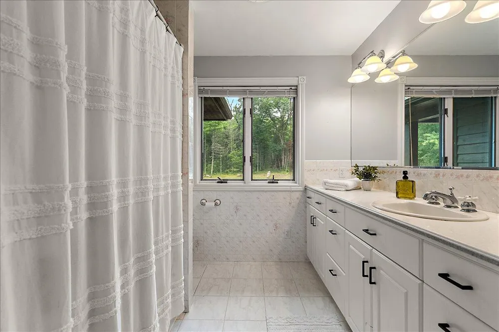 3729 S Walnut Avenue White Cloud, MI 49349