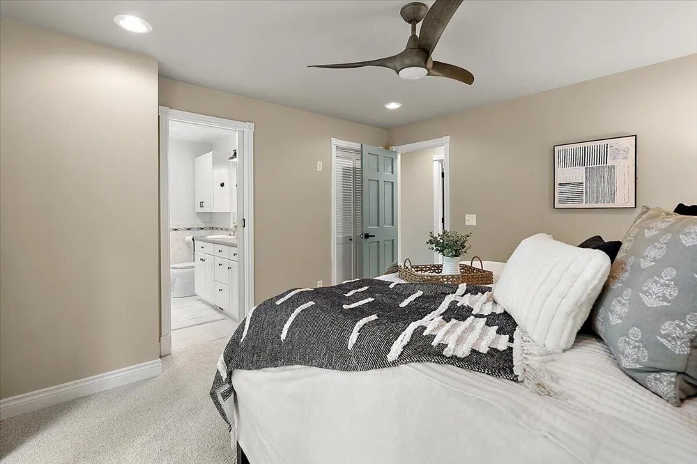 3729 S Walnut Avenue White Cloud, MI 49349