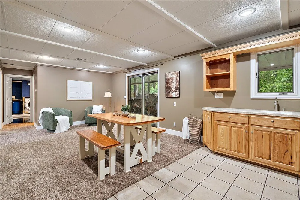 3729 S Walnut Avenue White Cloud, MI 49349