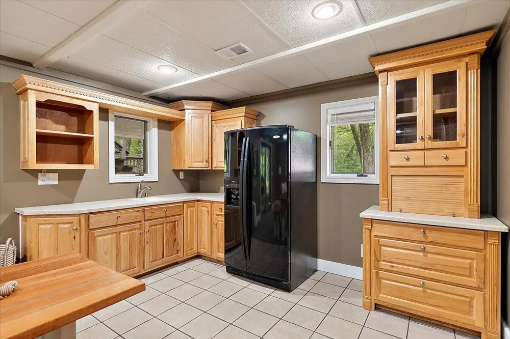 3729 S Walnut Avenue White Cloud, MI 49349