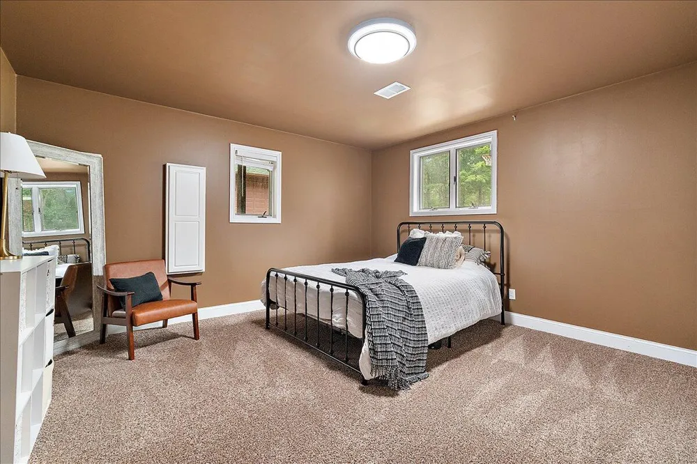 3729 S Walnut Avenue White Cloud, MI 49349