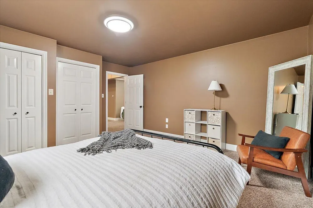 3729 S Walnut Avenue White Cloud, MI 49349