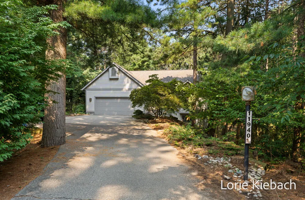 11940 Lakeshore Avenue Grand Haven, MI 49417