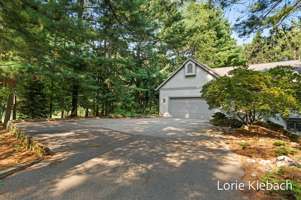 11940 Lakeshore Avenue Grand Haven, MI 49417