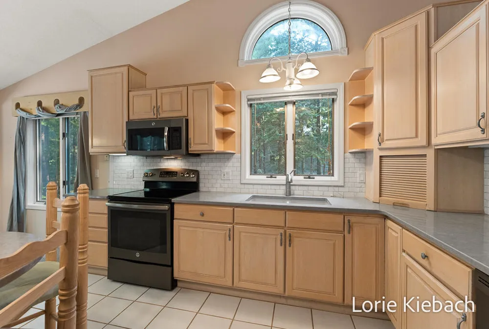 11940 Lakeshore Avenue Grand Haven, MI 49417