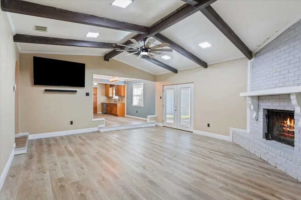 332 Bowie Lane Hewitt, TX 76643