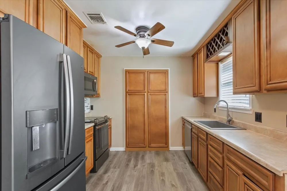 332 Bowie Lane Hewitt, TX 76643