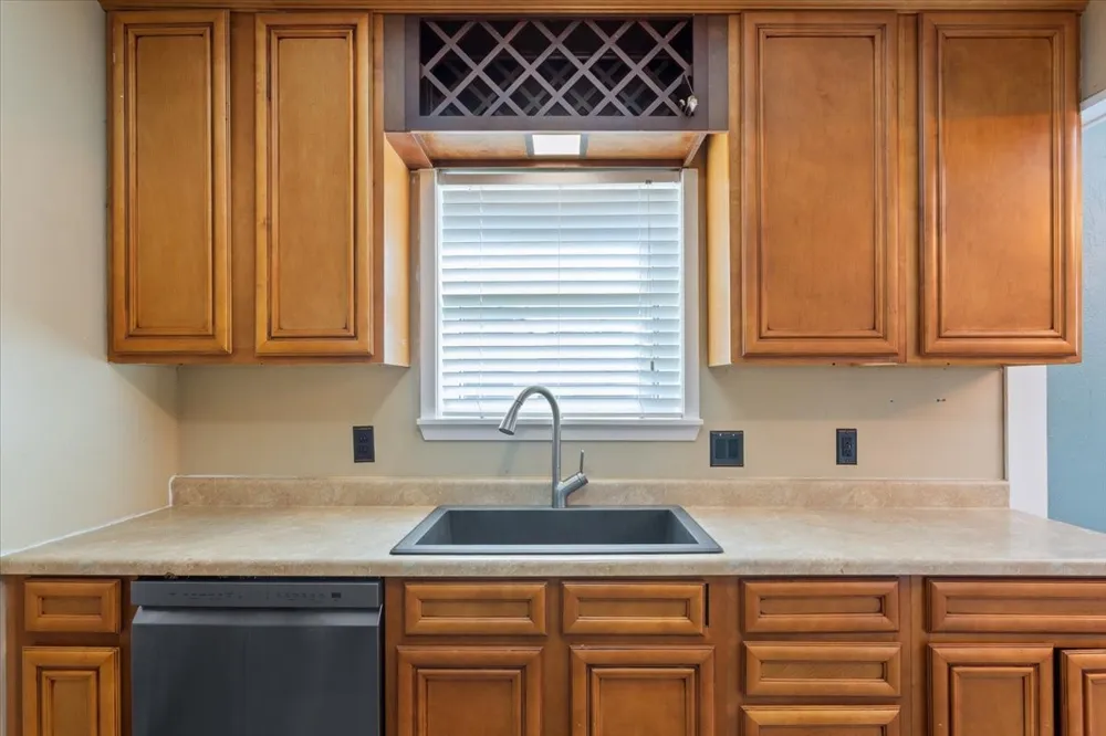 332 Bowie Lane Hewitt, TX 76643