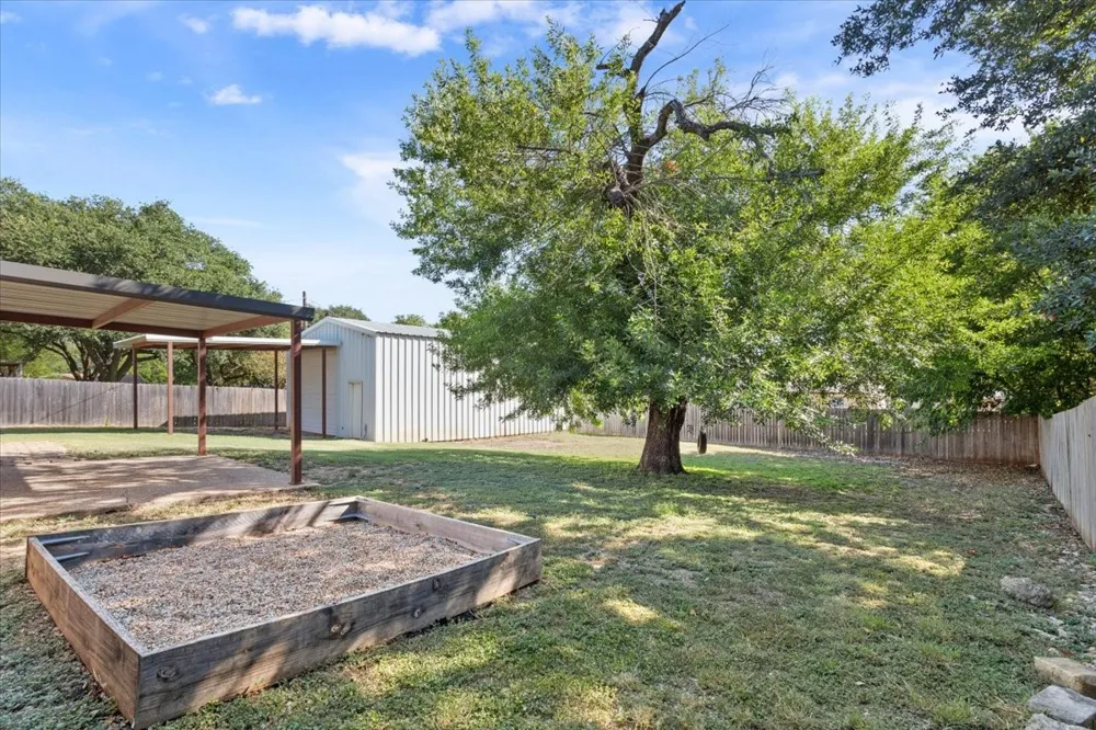 332 Bowie Lane Hewitt, TX 76643