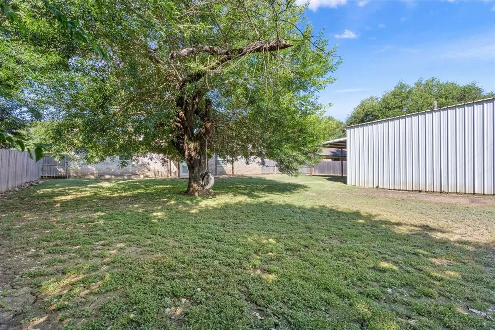 332 Bowie Lane Hewitt, TX 76643