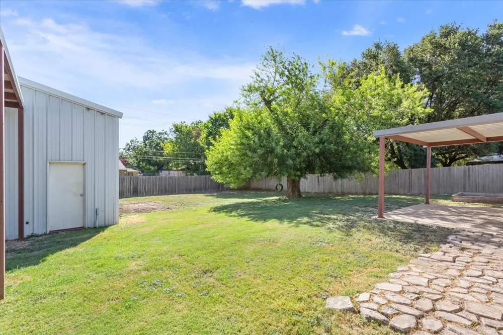 332 Bowie Lane Hewitt, TX 76643
