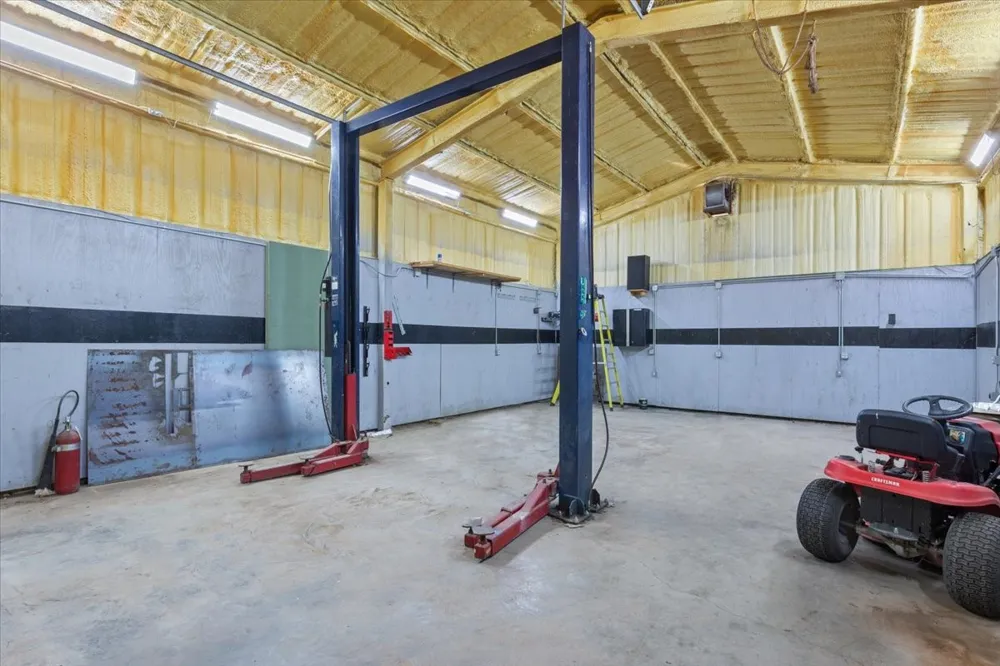 332 Bowie Lane Hewitt, TX 76643