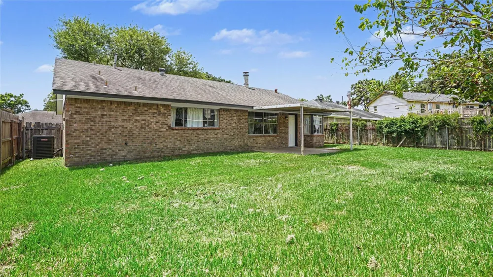 4211 Thunder Bay Drive Pasadena, TX 77504