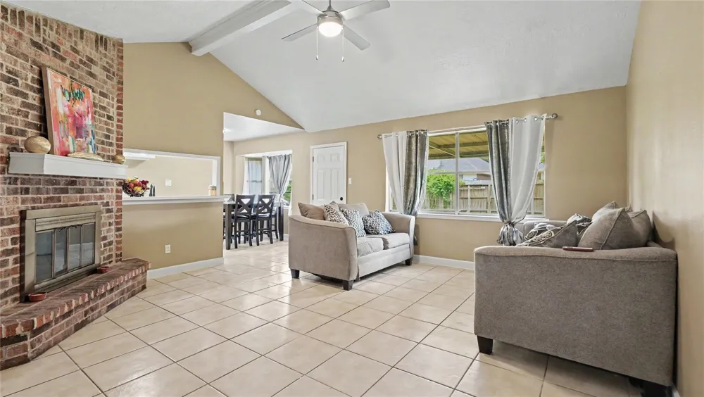4211 Thunder Bay Drive Pasadena, TX 77504