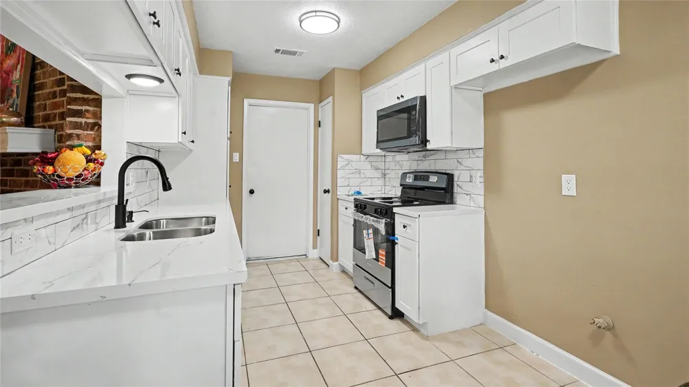 4211 Thunder Bay Drive Pasadena, TX 77504