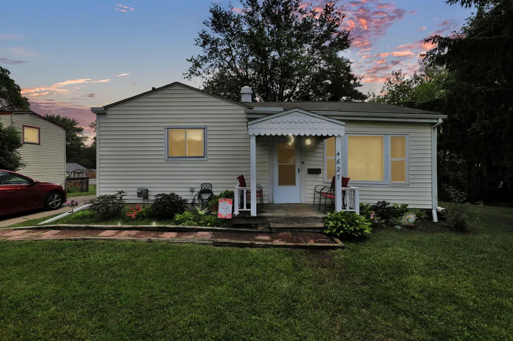 4627 Lowcroft Avenue Lansing, MI 48910