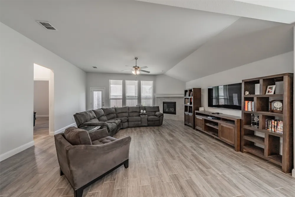 14833 Grissom Avenue Aledo, TX 76008