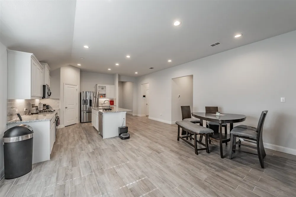 14833 Grissom Avenue Aledo, TX 76008