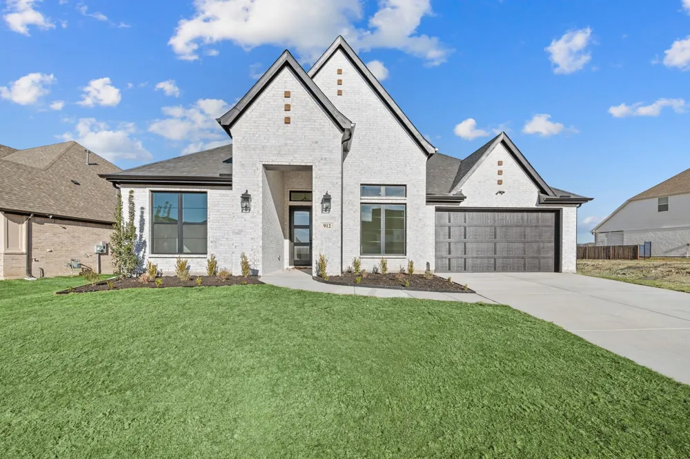 912 Highlands Avenue Aledo, TX 76008
