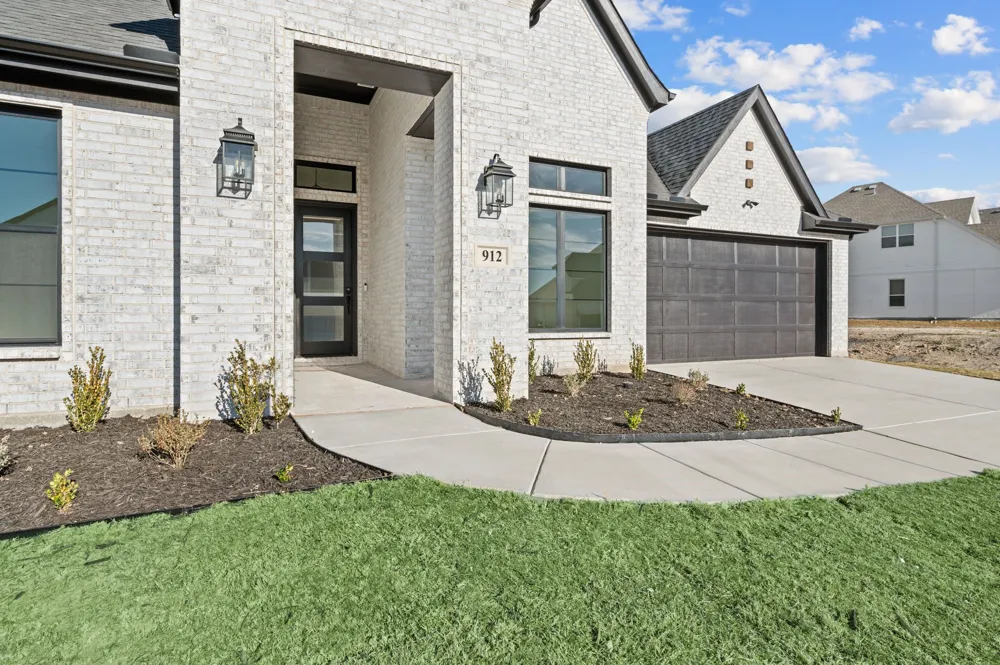 912 Highlands Avenue Aledo, TX 76008