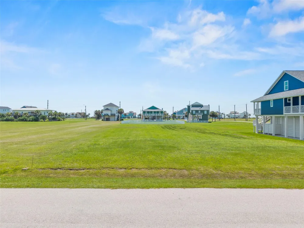 18817 Warrior Road Galveston, TX 77554