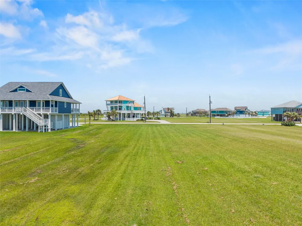 18817 Warrior Road Galveston, TX 77554