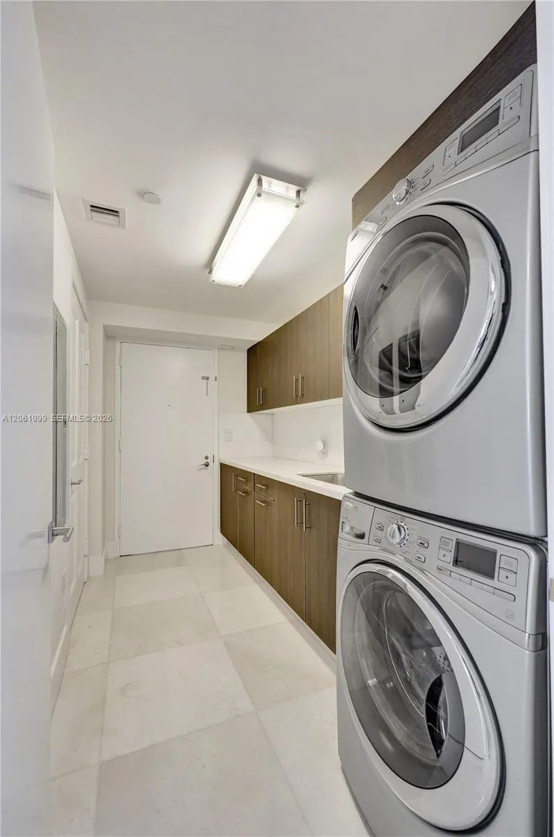 17875 Collins Ave #3201 Sunny Isles Beach, FL 33160
