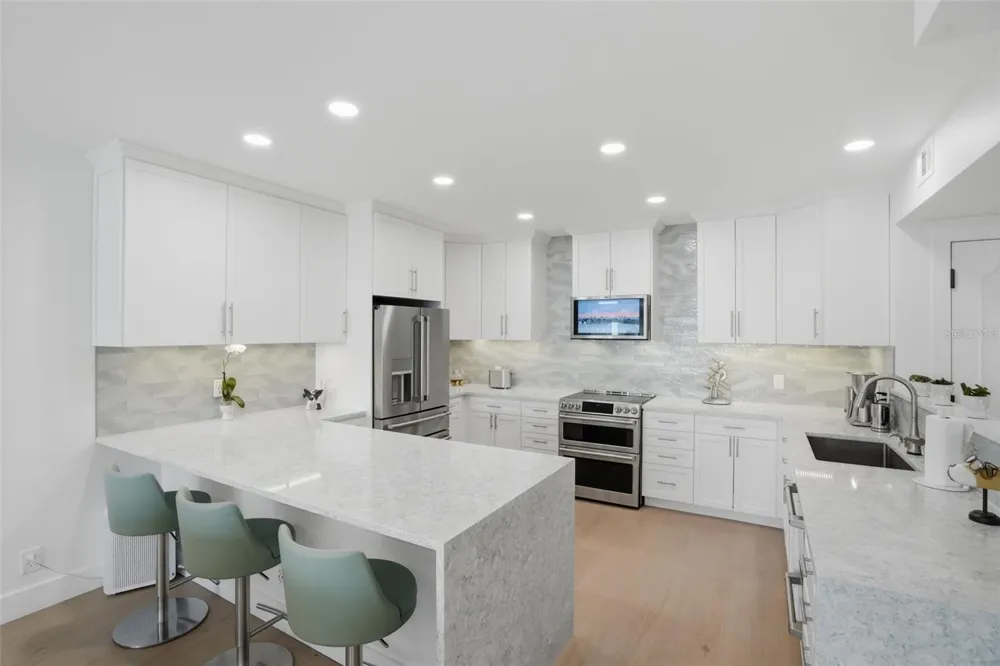 6 BELLEVIEW BOULEVARD #705 Belleair, FL 33756