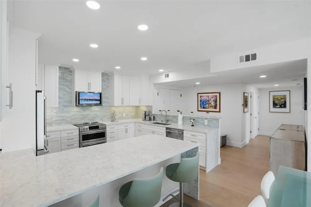 6 BELLEVIEW BOULEVARD #705 Belleair, FL 33756