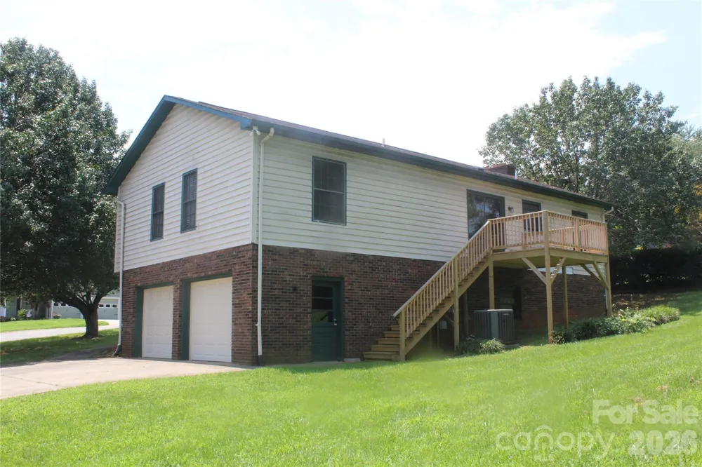 205 Inglewood Drive Morganton, NC 28655