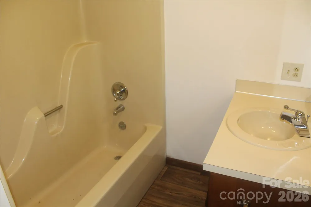 205 Inglewood Drive Morganton, NC 28655